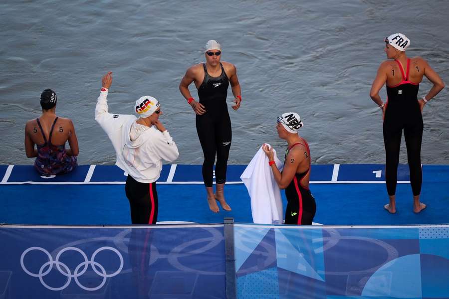 A nadadora Angélica André, momentos antes da partida para a prova de Natação de 10km em águas abertas