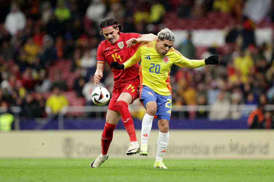 Colombia tumba a Rumanía por un gol de diferencia.