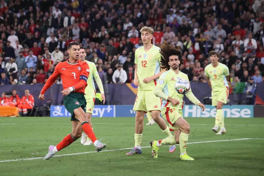 Cristiano Ronaldo fez o segundo golo de Portugal diante da Espanha