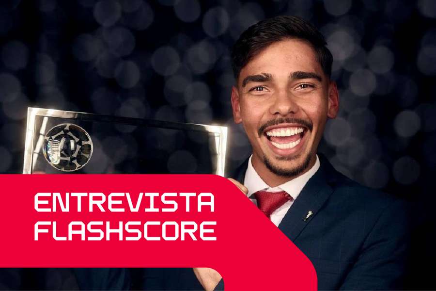 Guilherme Madruga com o prémio de golo mais bonito do mundo de 2023 Guilherme Madruga com o prémio de golo mais bonito do mundo de 2023