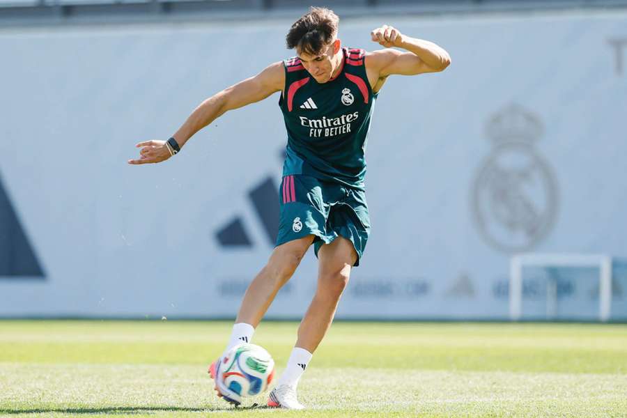Carlos Espí, entrenando en Valdebebas Carlos Espí, entrenando en Valdebebas