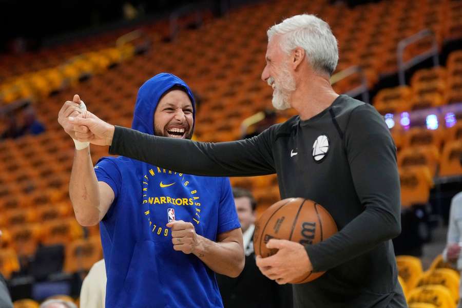 Steph Curry mit Bruce Fraser,