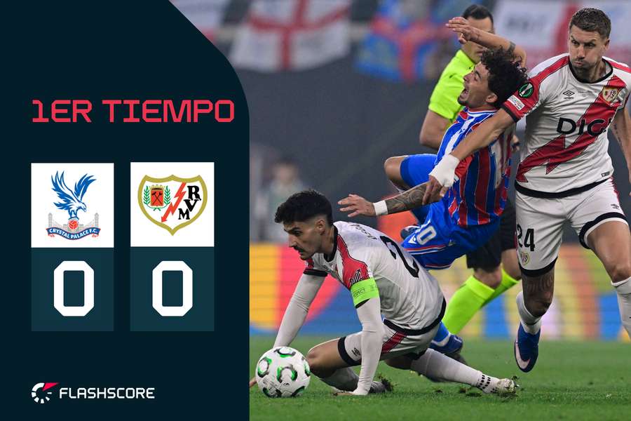 Lance entre Óscar Valentín y Lejeune con Yeremy Pino