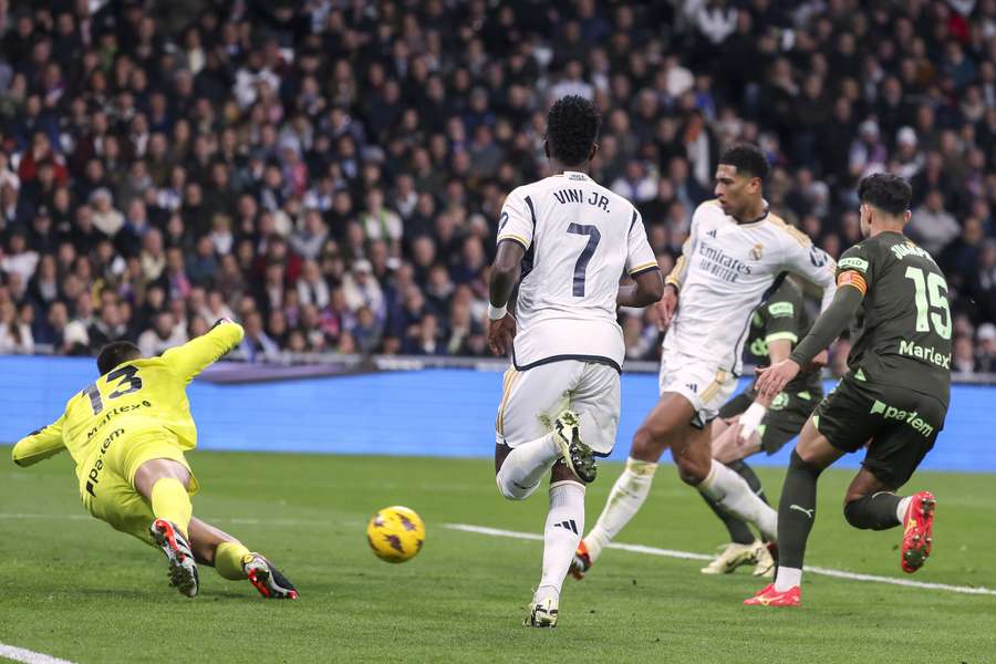 Real Madrid kleineert Girona in Spaanse topper: 4-0 Real Madrid kleineert Girona in Spaanse topper: 4-0