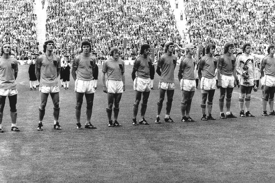 De Nederlandse finalisten van het WK 1974 zullen niet weer op veld staan