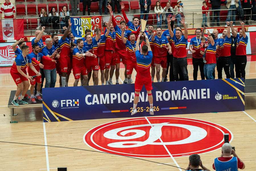 Dinamo domină handbalul românesc