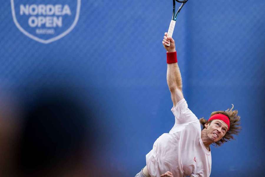 Alles zu den Turnieren in Gstaad, Bastad, Umag, Athen und Iasi: Mit dem Tennis-Tracker von Flashscore Alles zu den Turnieren in Gstaad, Bastad, Umag, Athen und Iasi: Mit dem Tennis-Tracker von Flashscore