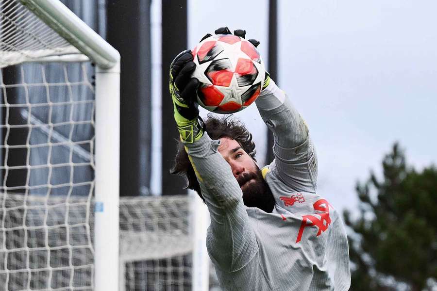 O Liverpool do goleiro Alisson (foto) tenta repetir o feito do Bayern