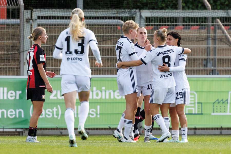 Die Eintracht-Damen feiern Freigang