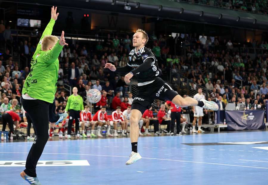 Emil Nielsen in a duel against Gidsel Emil Nielsen in a duel against Gidsel