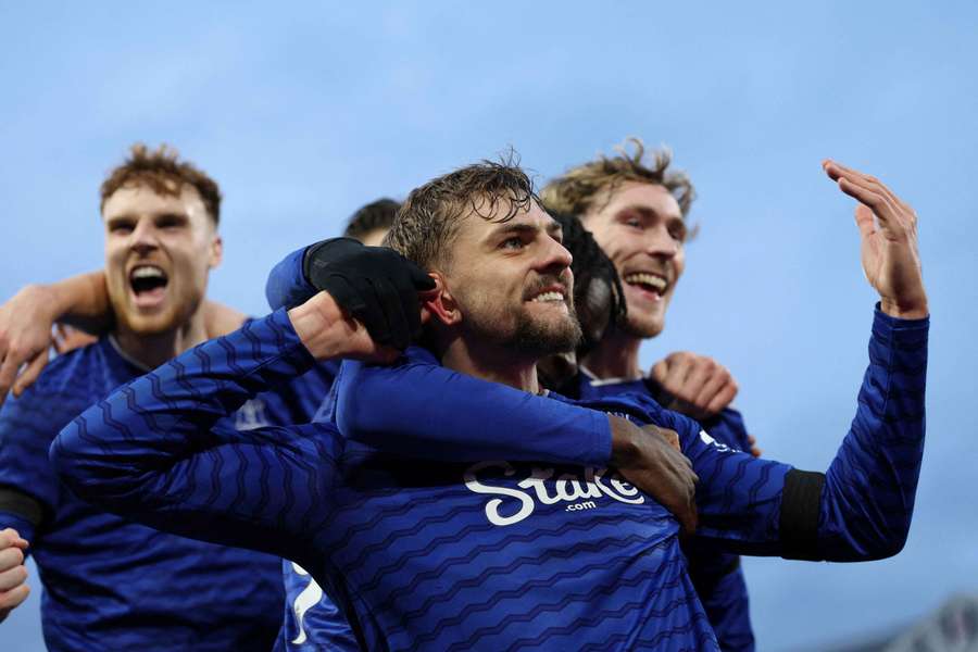 Everton players celebrate