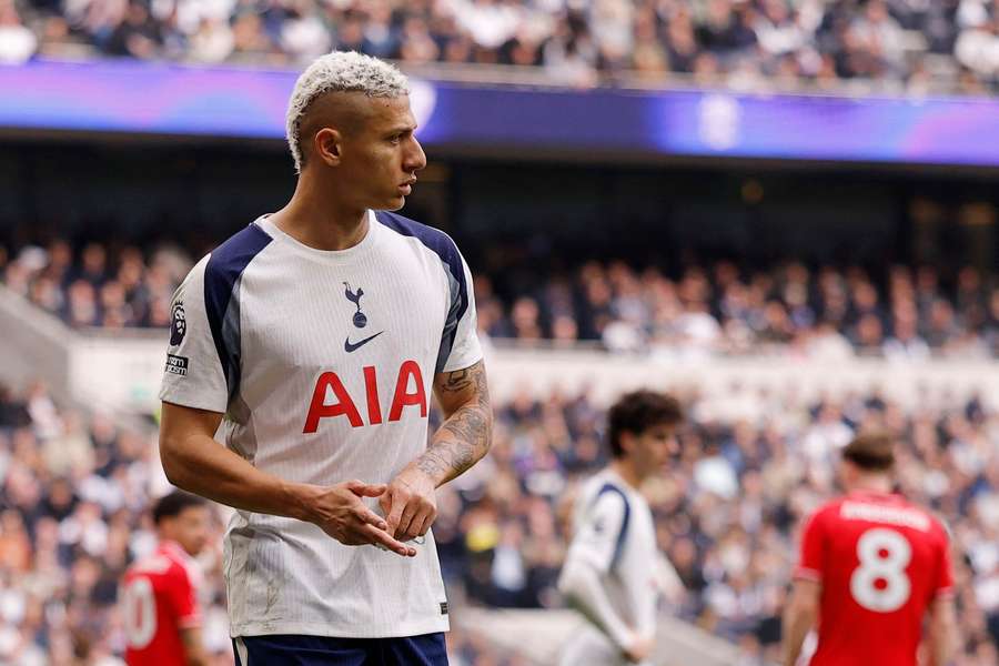 Sedm zápasů o přežití. Minha nevěří v zázrak De Zerbiho a vidí Spurs v Championship