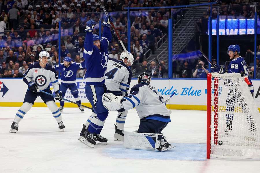 Tampa Bay bryder Ehlers og Winnipegs sejrsstime i NHL