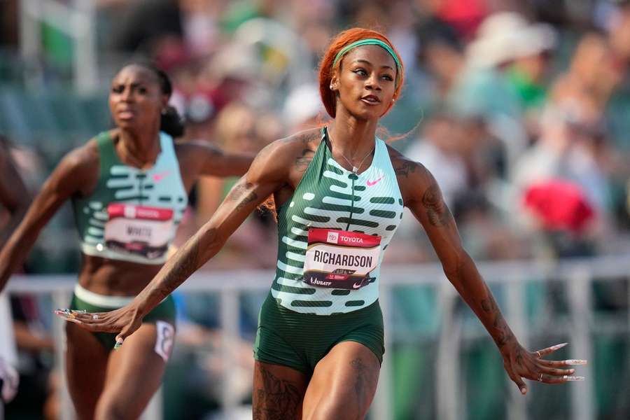 Sha’Carri Richardson snelt in haar heat naar  10,71 seconden