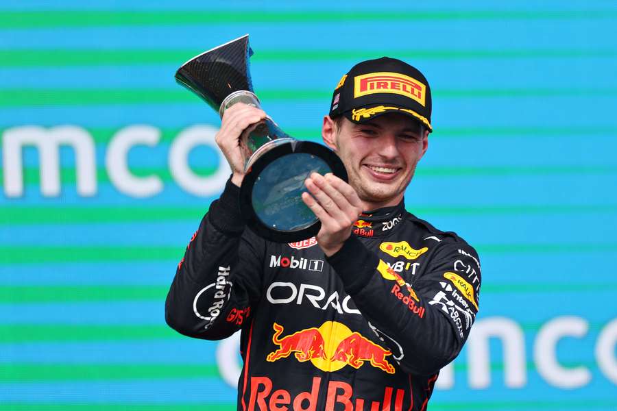 Verstappen quickly seized the initiative as Sainz struggled to depart from pole