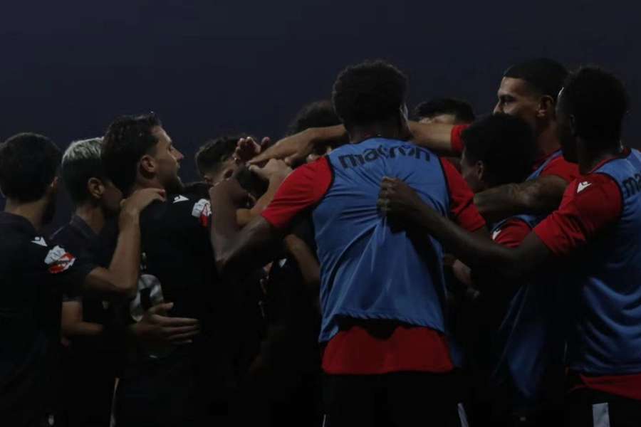 Penafiel celebra triunfo no Seixal