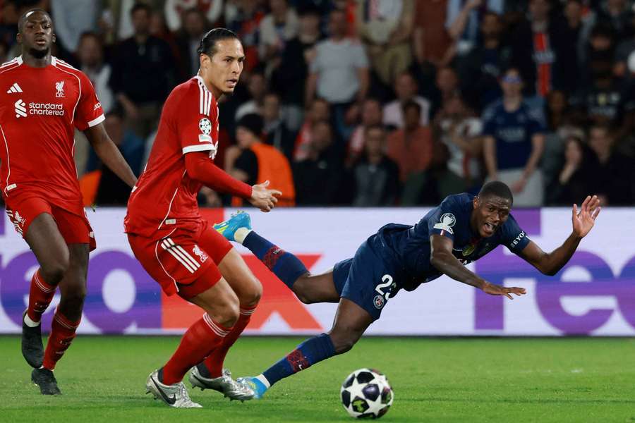 Nuno Mendes lesionou-se frente ao Liverpool