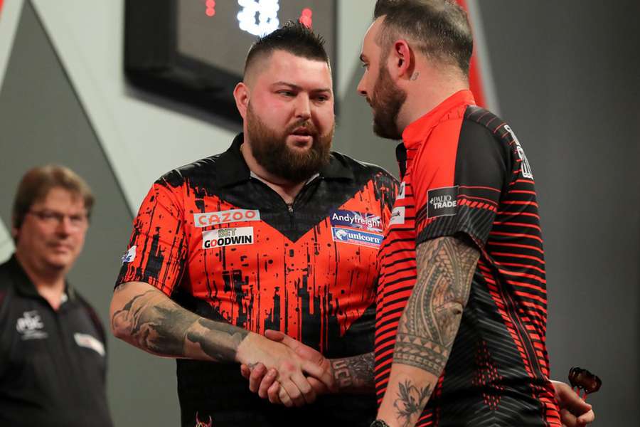 Michael Smith knocked out compatriot Joe Cullen in an all_english affair