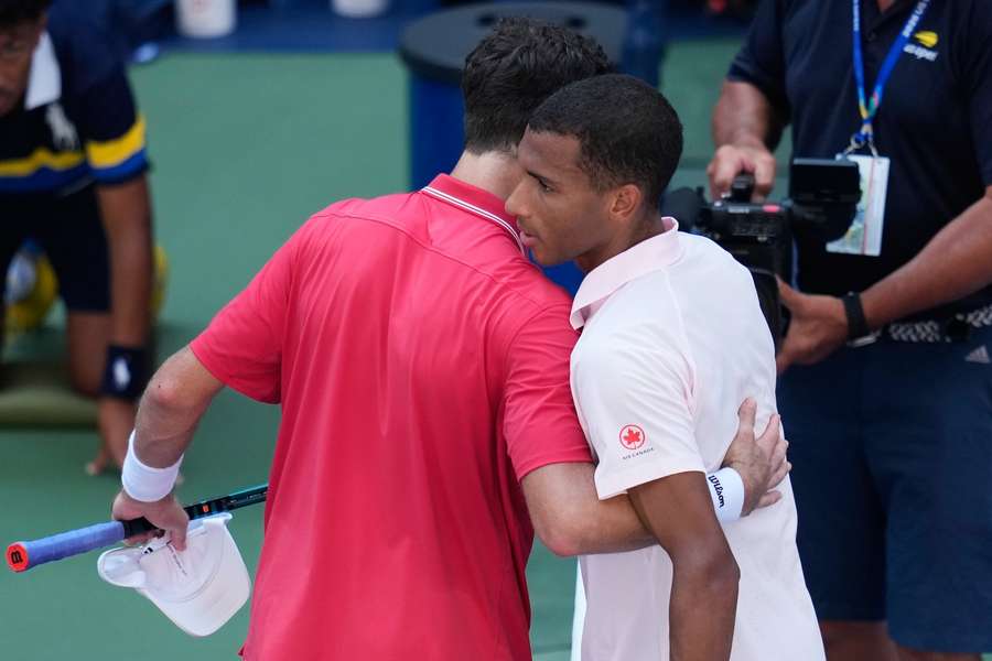 Karen Khachanov s-a calificat în turul al treilea la US Open după ce l-a învins în patru seturi pe Felix Auger-Aliassime, favoritul numărul 3