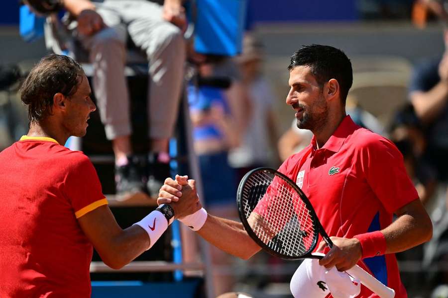 Djokovic cumprimenta Nadal