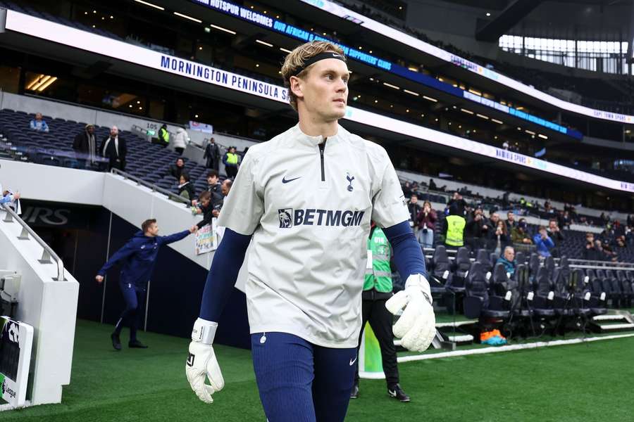 Kinský po zápase zamířil k fanouškům Slavie.