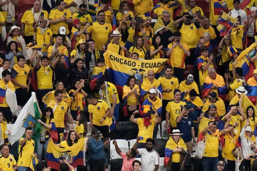 Torcedores do Equador soltaram os gritos de "Queremos cerveja" durante a abertura do Mundial