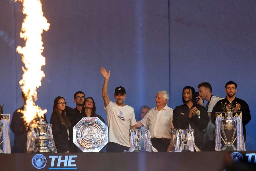 Guardiola says goodbye to Manchester City Guardiola says goodbye to Manchester City