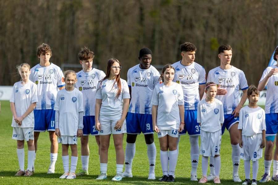 Futbalisti Šamorína privítajú Lehotu pod Vtáčnikom.