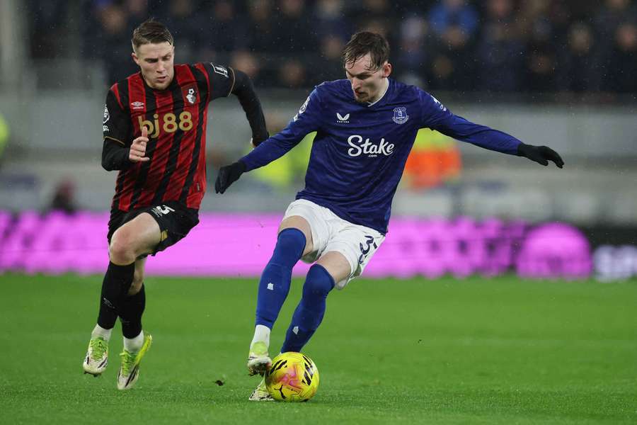 Everton legend Reid: Garner need to play in centre of midfield