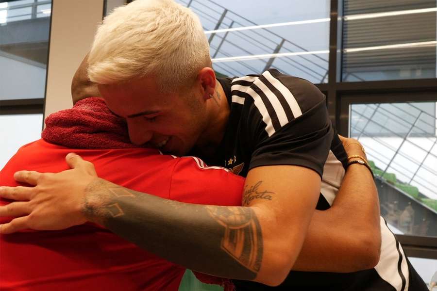 Otamendi e Enzo Fernández já estão às ordens de Roger Schmidt