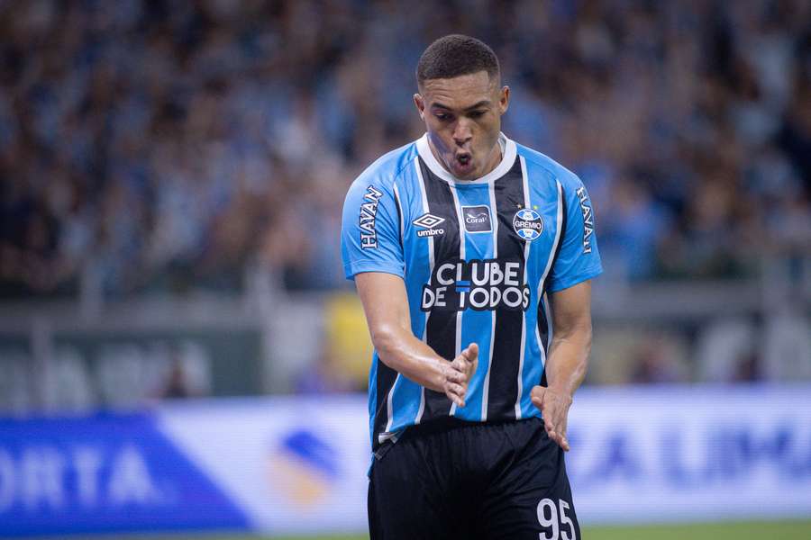 Carlos Vinícius, artilheiro da Série A, fez 5 gols em 6 jogos