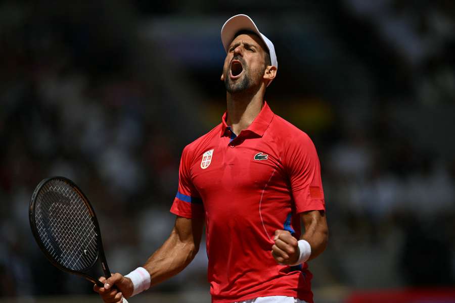 Djokovic vince in due set e sconfigge Alcaraz 