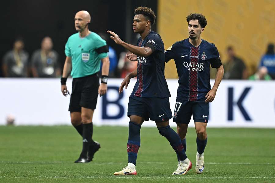 Doué festeggia la rete dell'1-0