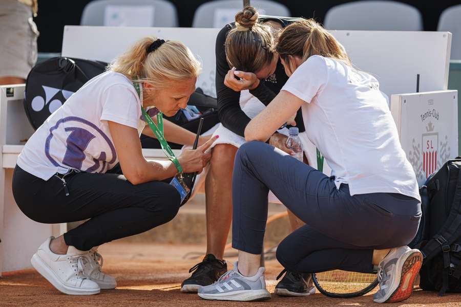 Ana Bogdan retirou-se nos quartos de final de Lausanne