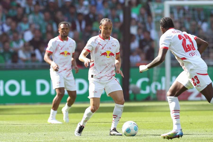 Simons puts Prem clubs on alert as he requests RB Leipzig transfer