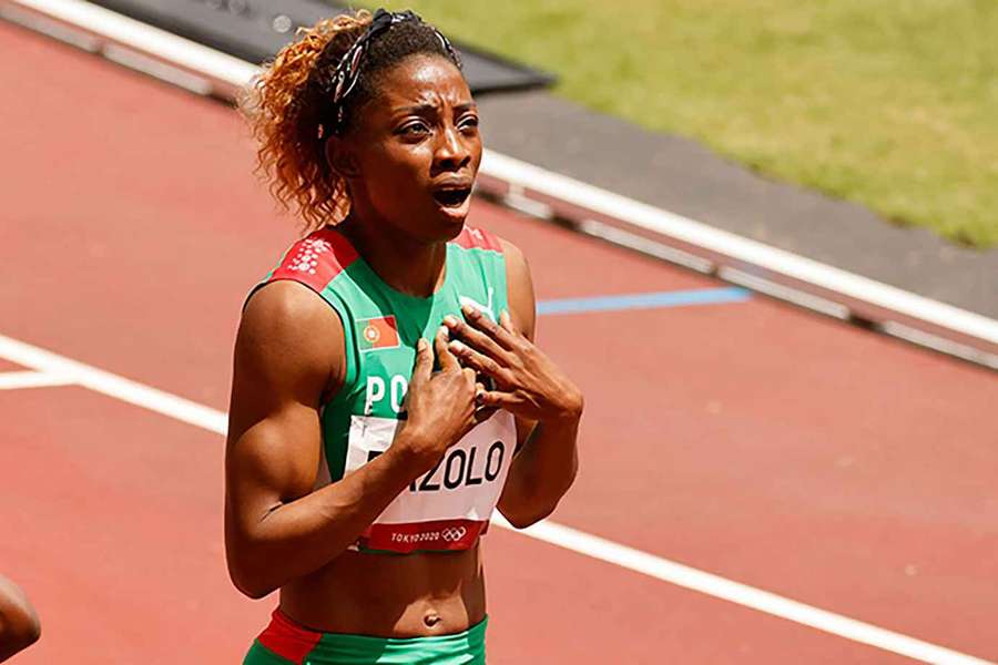 Lorène Bazolo correu os 100 metros em 11,43 segundos