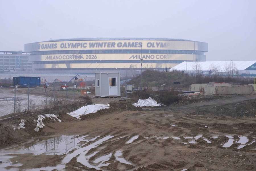 Santa Giulia Ice Hockey Arena in Milano cuts a poor, unfinished figure only shortly before the start of the Winter Olympics