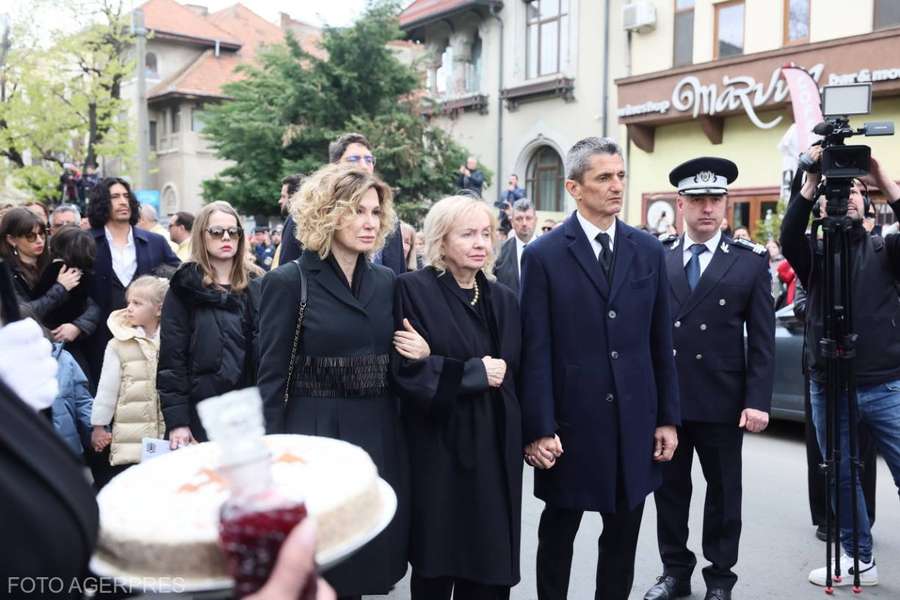 Imagine de la Biserica Sfântul Elefterie din Capitală, unde a avut loc înmormântarea fostului selecționer al României, Mircea Lucescu