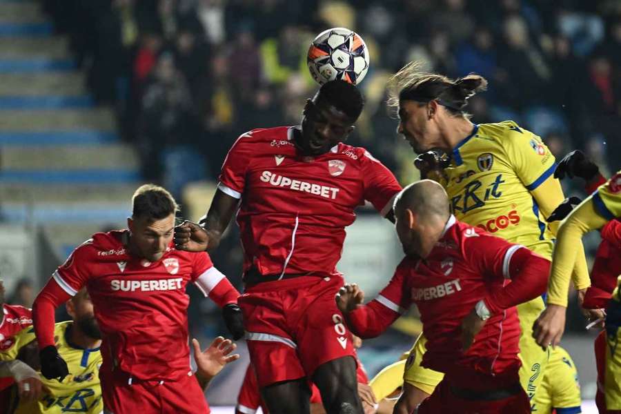 Dinamo-Petrolul în Superligă