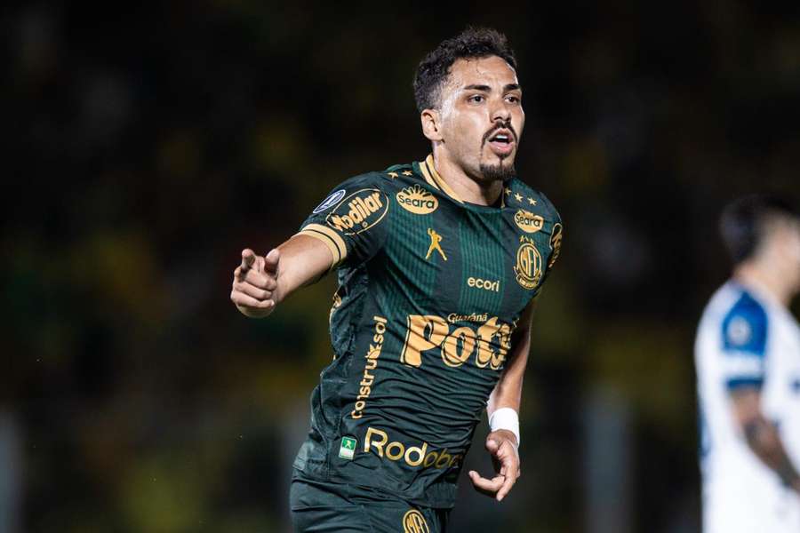 Eduardo abriu o placar no Maião Eduardo abriu o placar no Maião