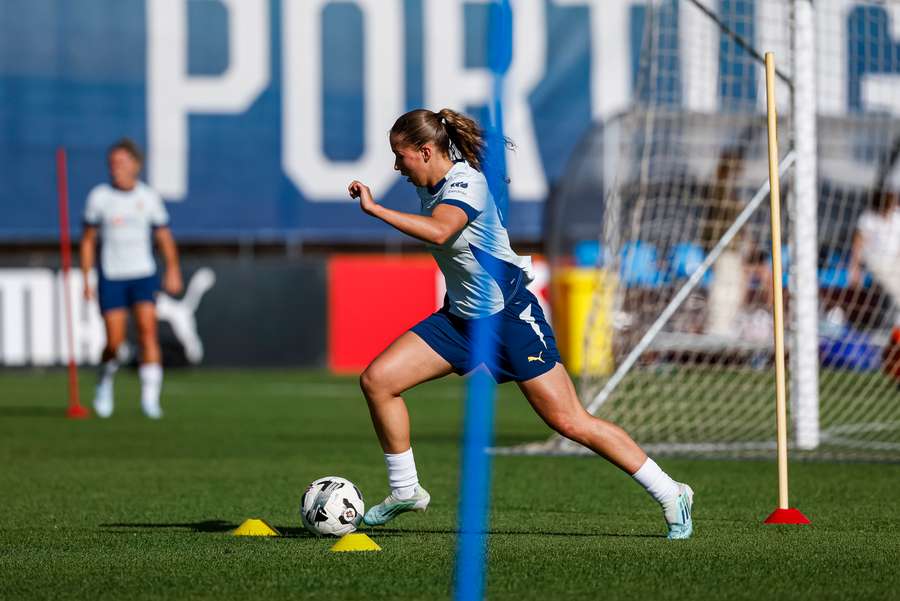 Carolina Santiago, avançada do Sporting e da seleção nacional Carolina Santiago, avançada do Sporting e da seleção nacional