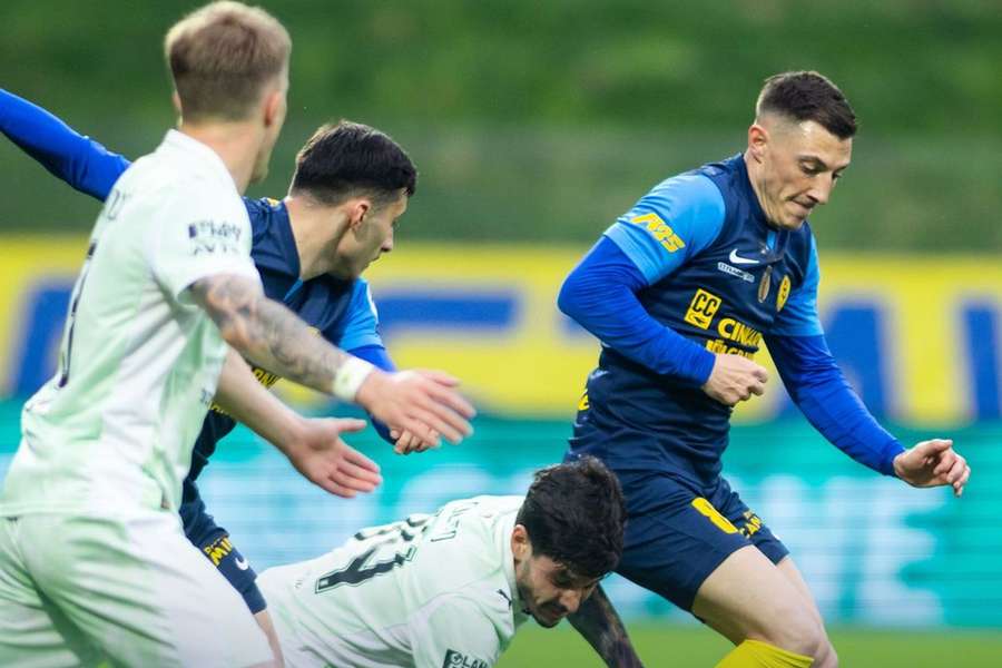 Celje venceu o Olimpija Ljubljana por 2-0 Celje venceu o Olimpija Ljubljana por 2-0