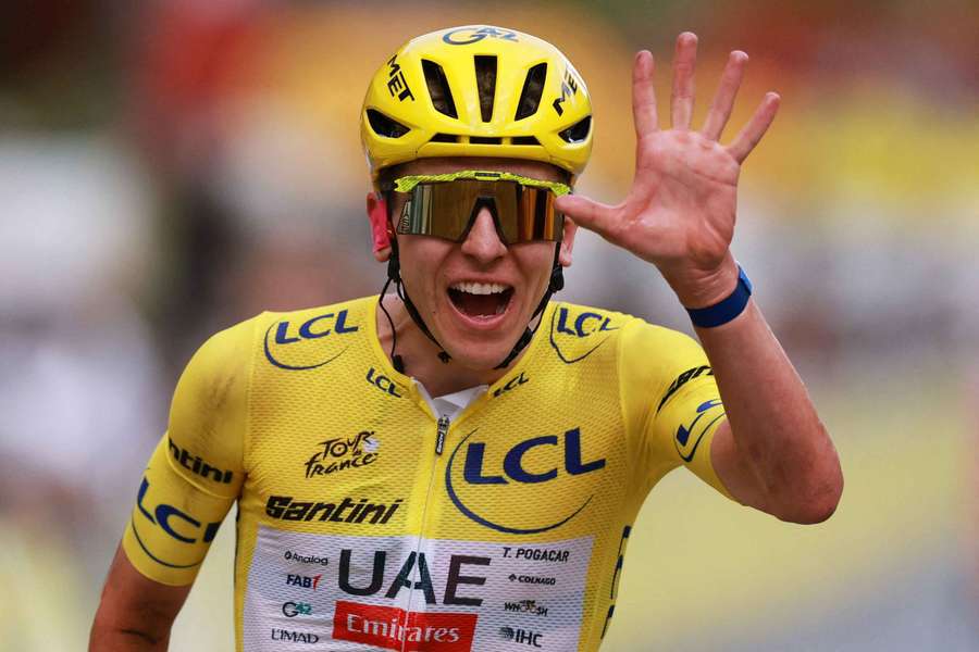 Tadej Pogacar já é um dos maiores ciclistas de todos os tempos Tadej Pogacar já é um dos maiores ciclistas de todos os tempos