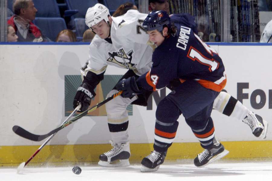 Konstantin Koltsov (esq.) jogou na NHL