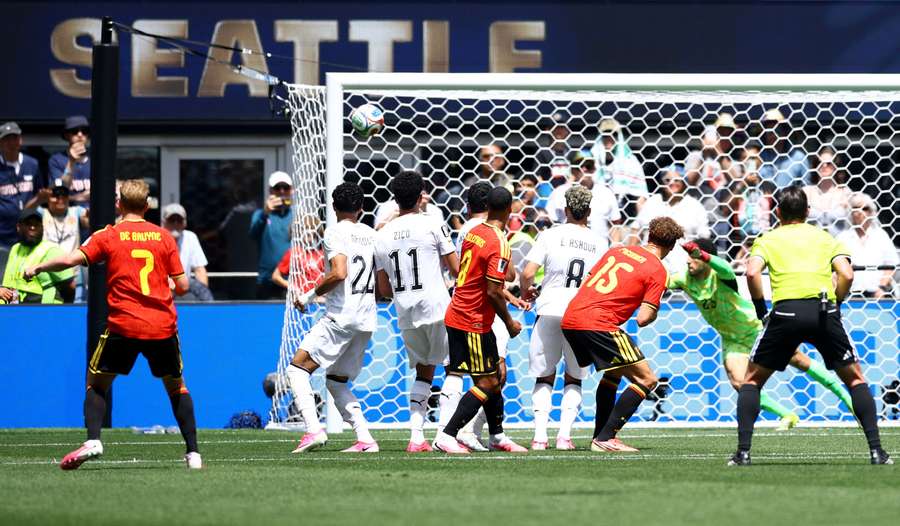 Il palo colpito da De Bruyne Il palo colpito da De Bruyne