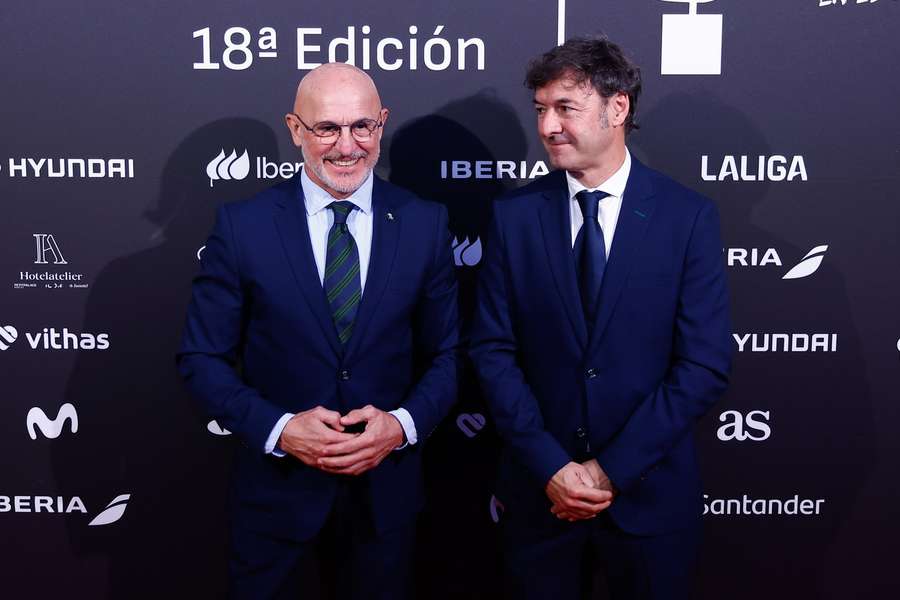 Luis de la Fuente (vlevo) a Santi Denia (vpravo). Luis de la Fuente (vlevo) a Santi Denia (vpravo).