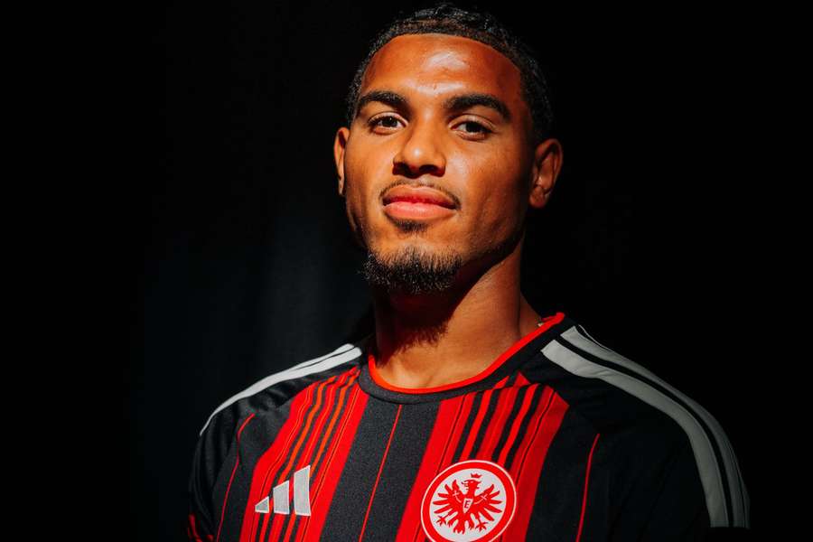 Otávio com o novo clube Otávio com o novo clube