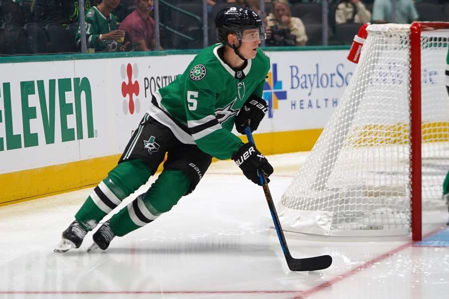 Dallas Stars defenceman Nils Lundkvist skating around the net (2024)