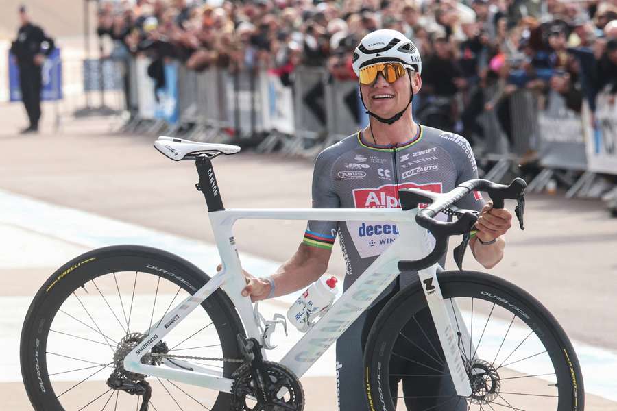 Van der Poel nach dem Klassiker in Paris-Roubaix Mitte April