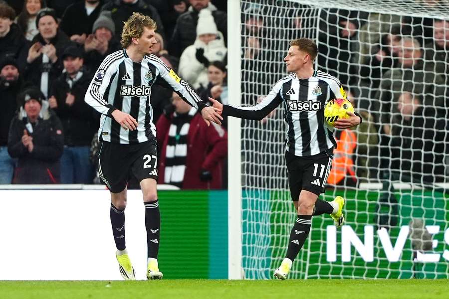 Nick Woltemade und Harvey Barnes.